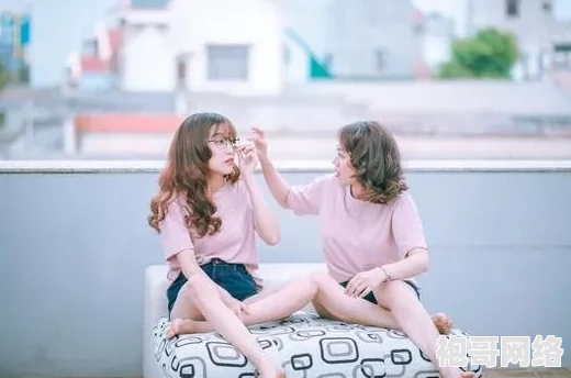 男人戳女人下面视频免费，震惊！这一行为竟引发了社会的广泛讨论与反思，背后隐藏着怎样的真相？