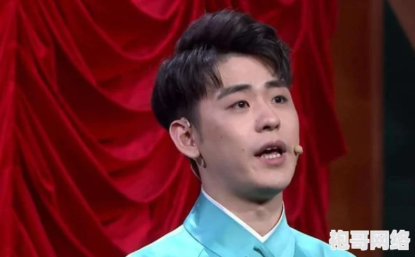 震惊！美女100%无遮挡露出引发热议，网友纷纷评论：这到底是艺术还是挑战底线？