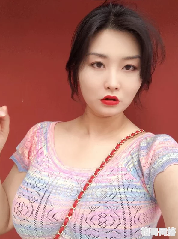 四川婬妇BBw，风华绝代却难掩其瑕疵