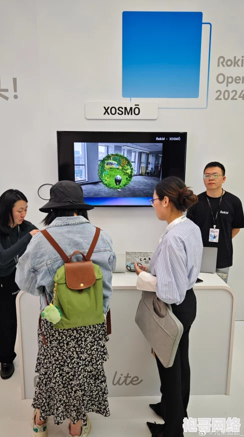 精品久久久久久久一区二区手机版：最新科技产品发布会引发热议，消费者期待新功能与体验升级