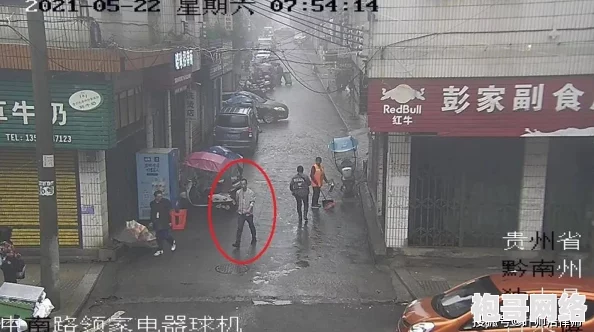 男人j捅女人事件引发社会广泛关注，警方介入调查并呼吁加强对女性安全的保护措施