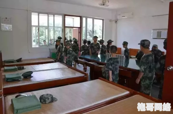 军营里娇喘呻吟声嗯啊，惊现士兵私密聚会，令人震惊的秘密活动曝光！